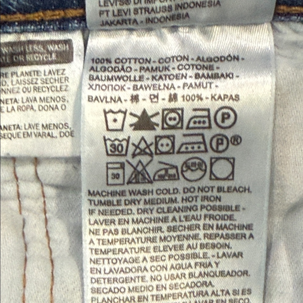Levi's Men's 501 Original 100% Cotton Hemmed Jean Shorts W33 Medium Wash - Picture 11 of 11